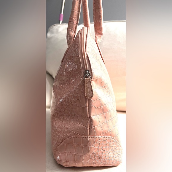 Pink Purses and Bags Large Shoulder Bag Patent Leather Croc Pattern - Picture 10 of 13